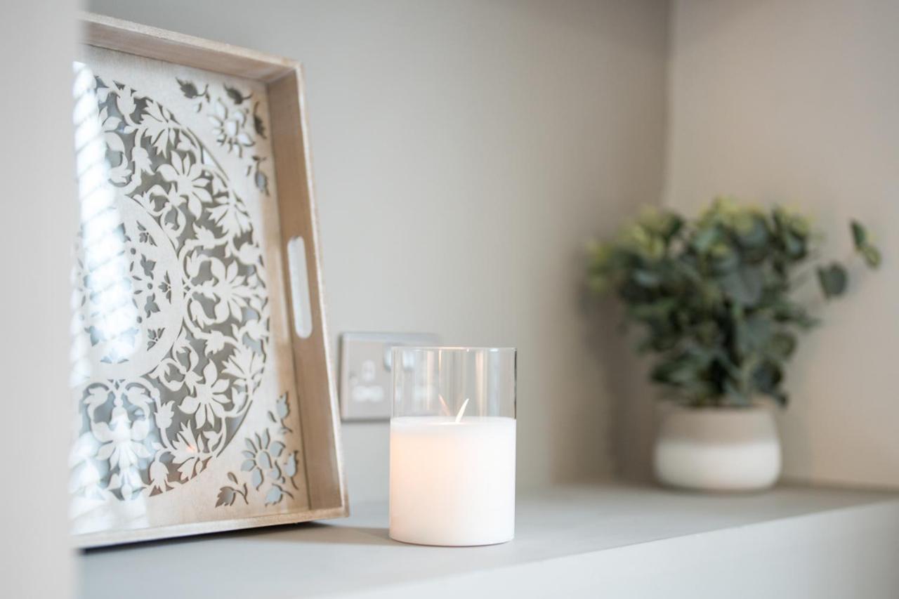 Boutique Nights Aparthotel Eastbourne Bagian luar foto