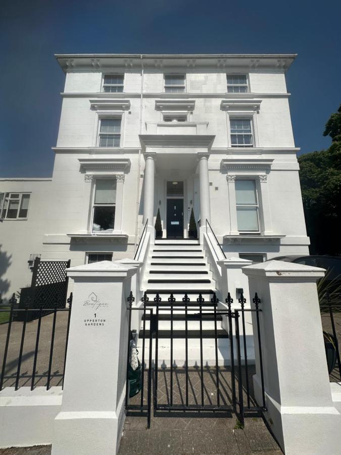 Boutique Nights Aparthotel Eastbourne Bagian luar foto
