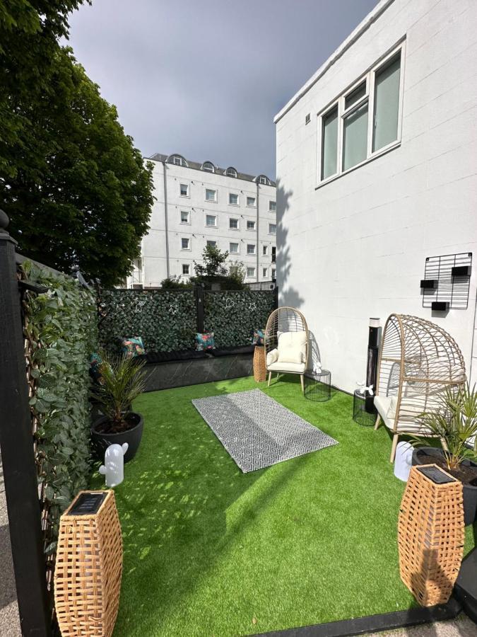 Boutique Nights Aparthotel Eastbourne Bagian luar foto